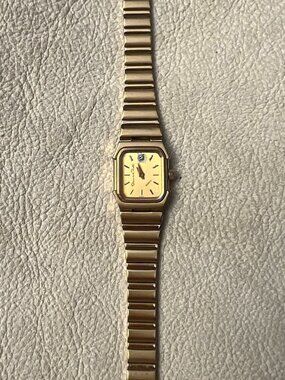 Vtg Oscar De La Renta Watch Women 19mm Gold Tone Diamond Octagon $_57.PNG?set_id=880000500F main image 3